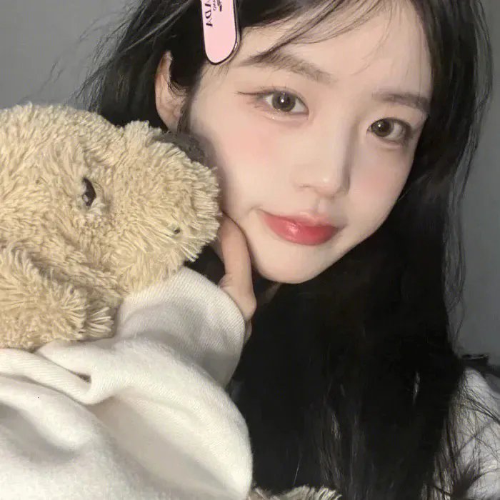 男孩超级白